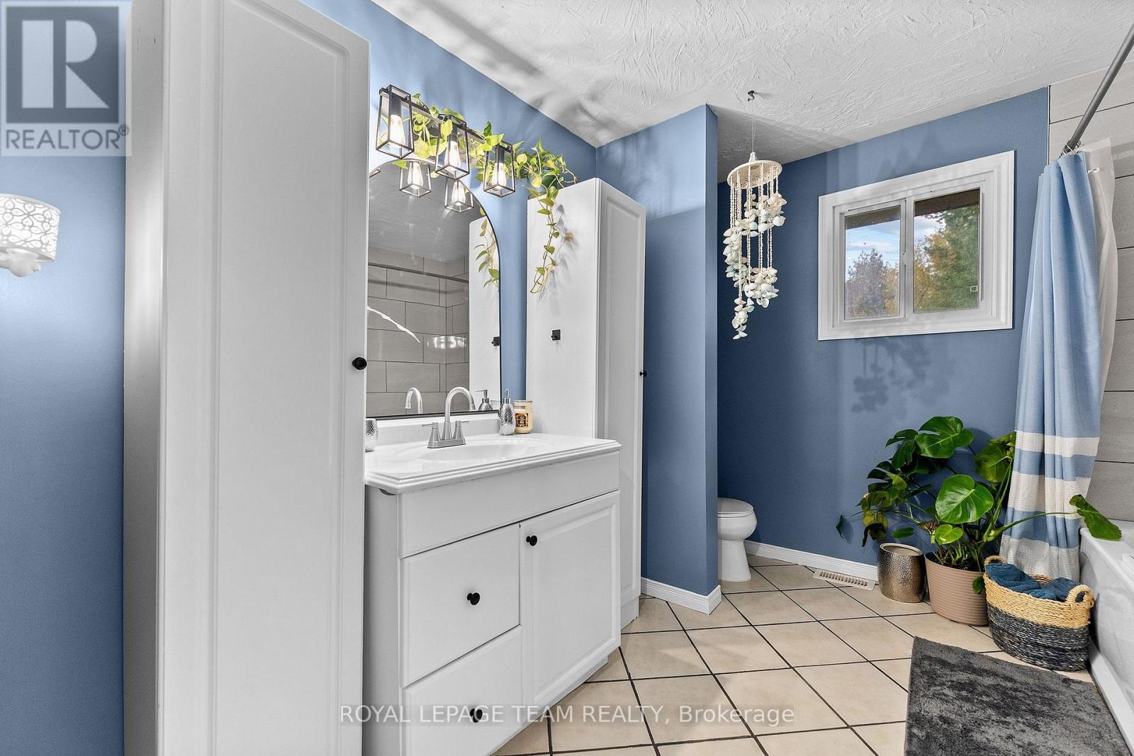 2380 Johnston Road Property Photo 20