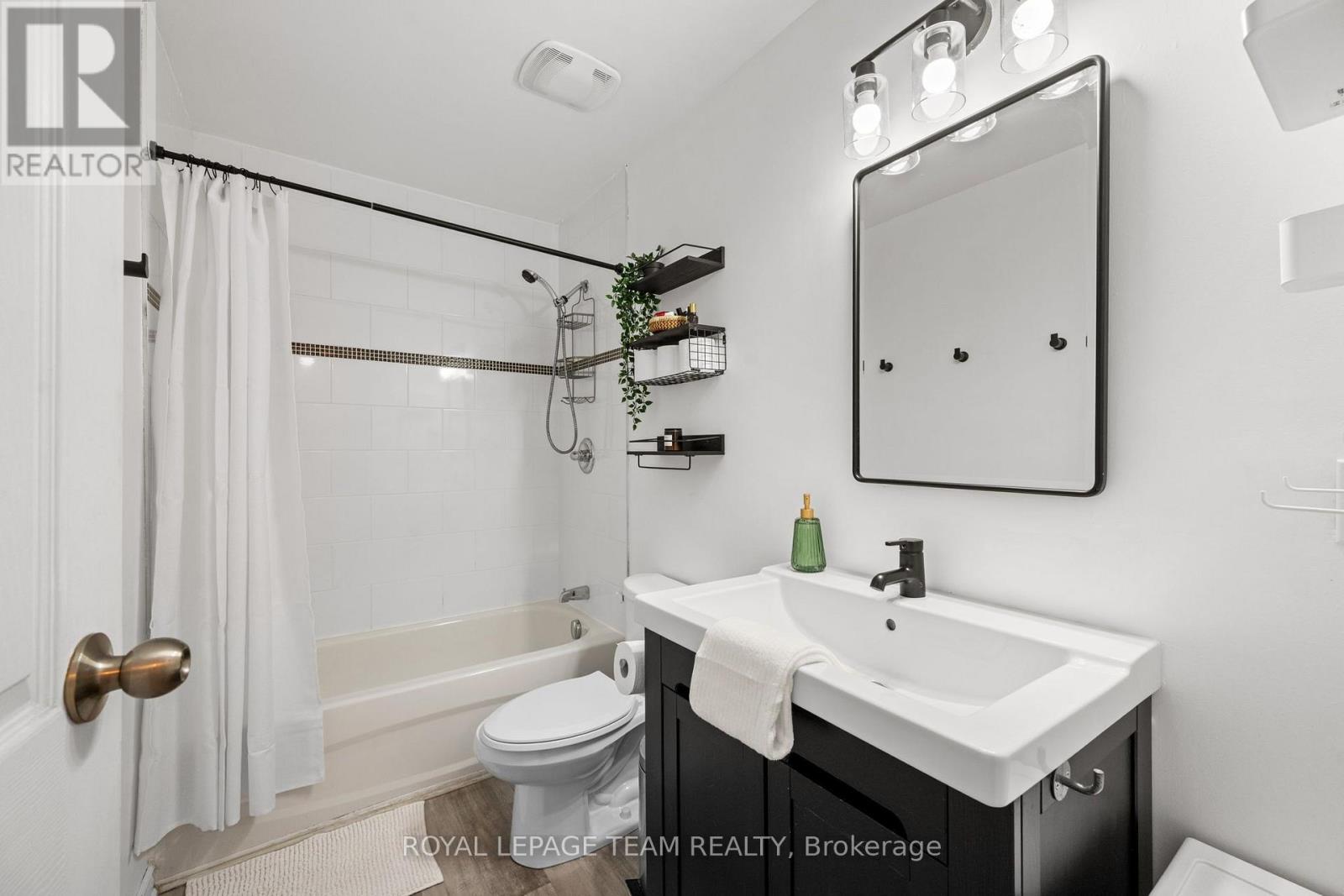 92 - 61 Mcclintock Way Property Photo 11