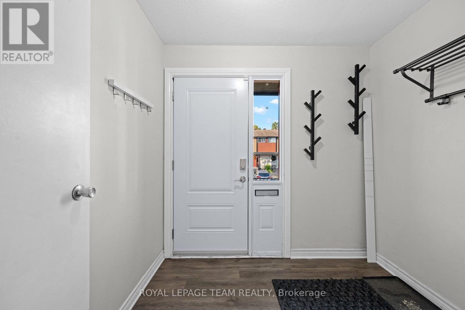 92 - 61 Mcclintock Way Property Photo 24