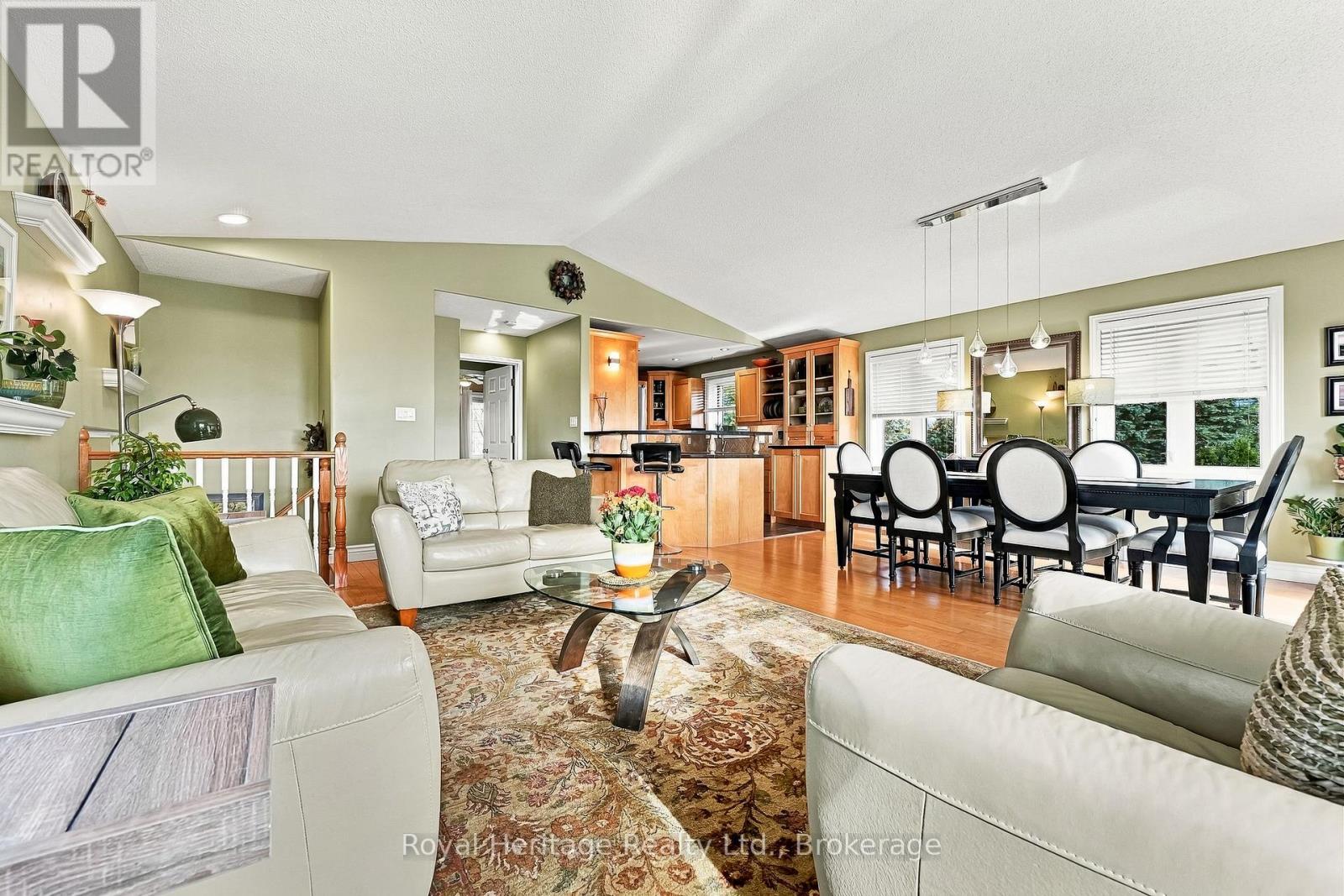 6 Quick Lane Property Photo 4