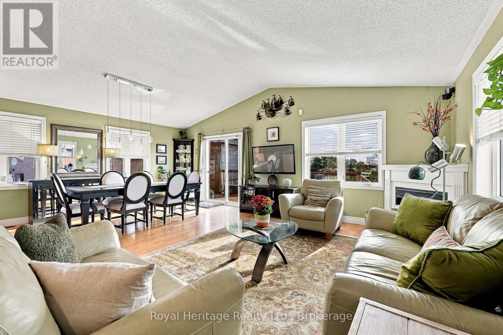 6 Quick Lane Property Photo 5