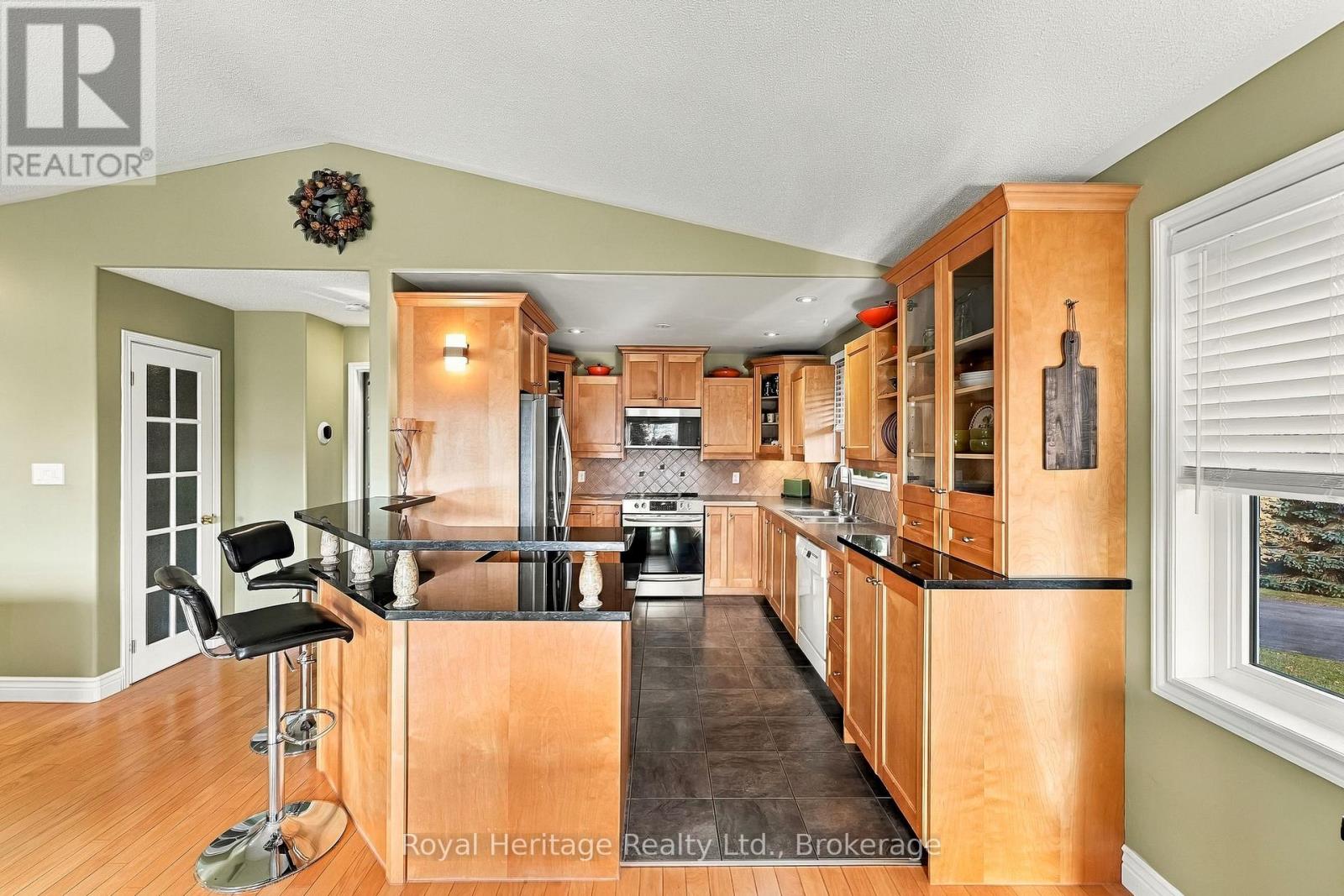 6 Quick Lane Property Photo 7