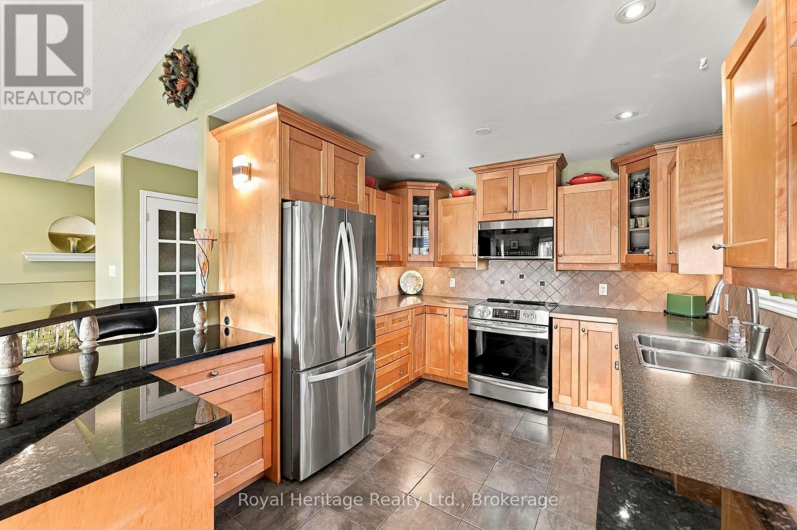 6 Quick Lane Property Photo 8