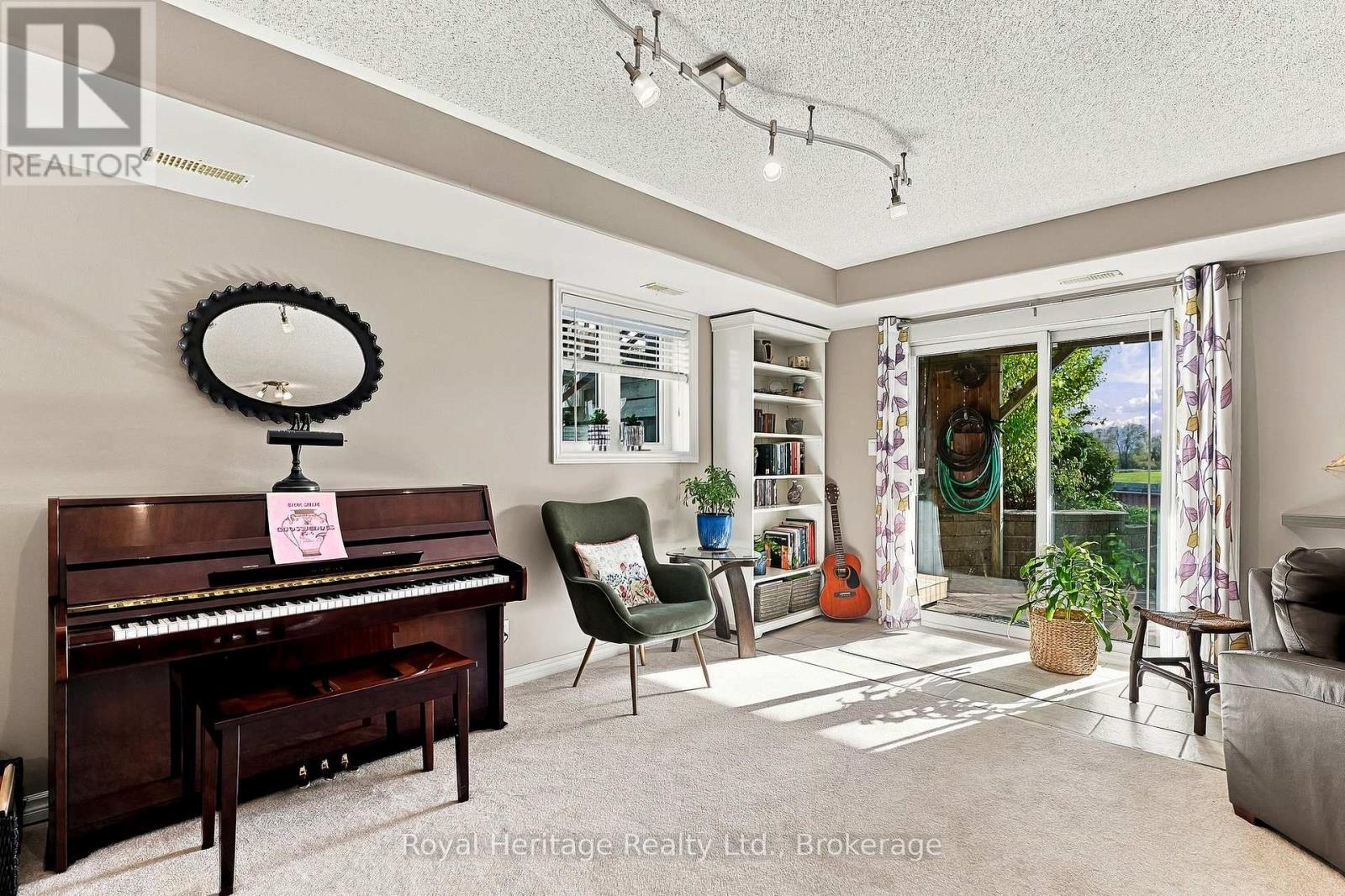 6 Quick Lane Property Photo 17