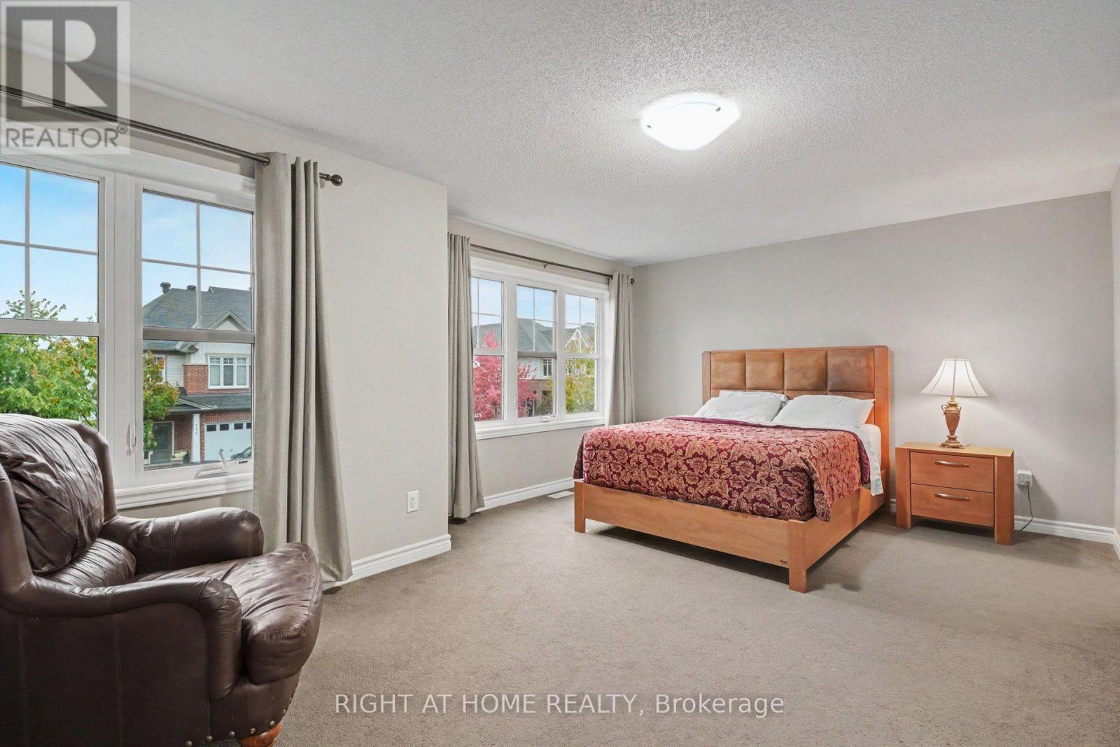 998 Bunchberry Way Property Photo 15