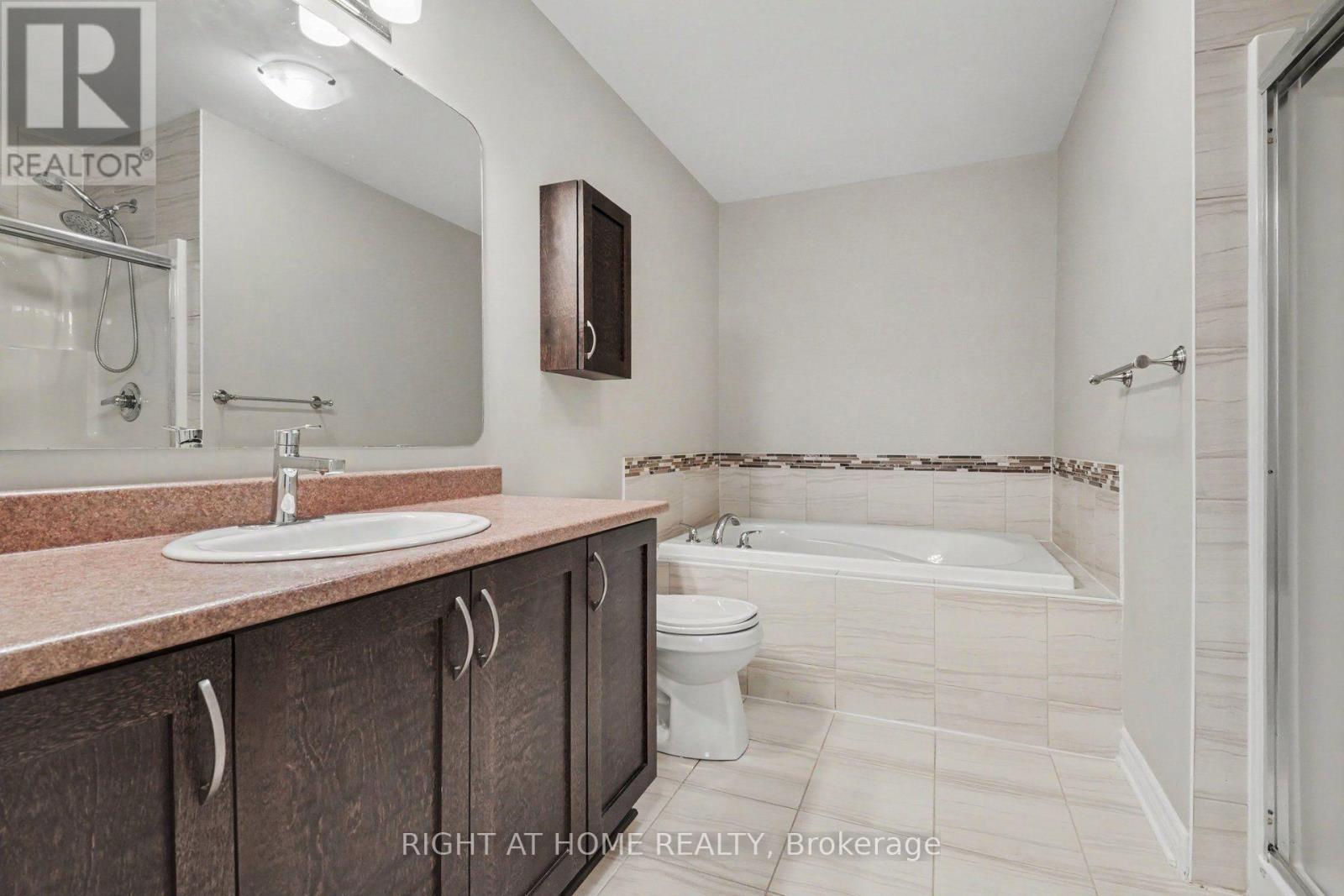 998 Bunchberry Way Property Photo 18