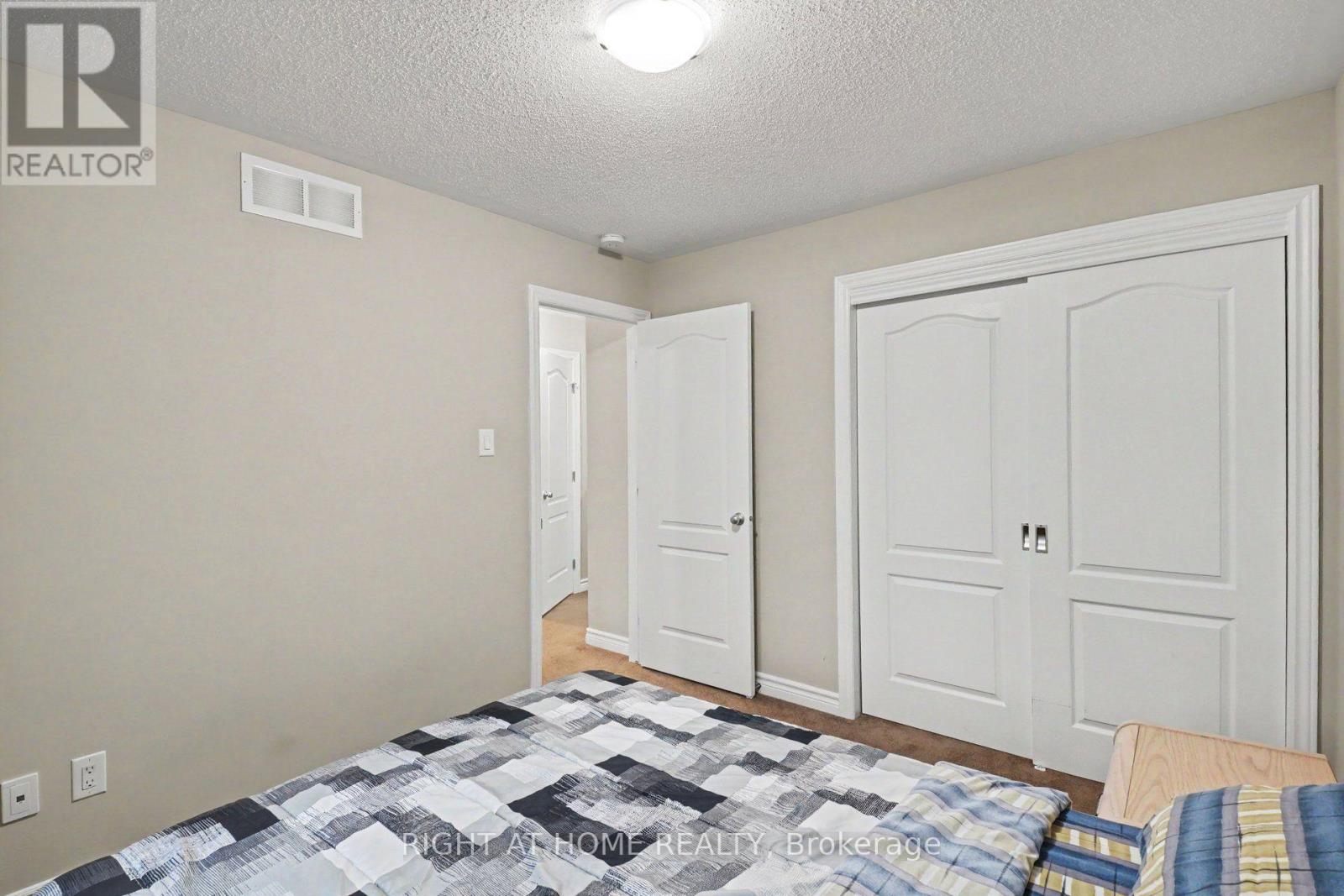 998 Bunchberry Way Property Photo 22