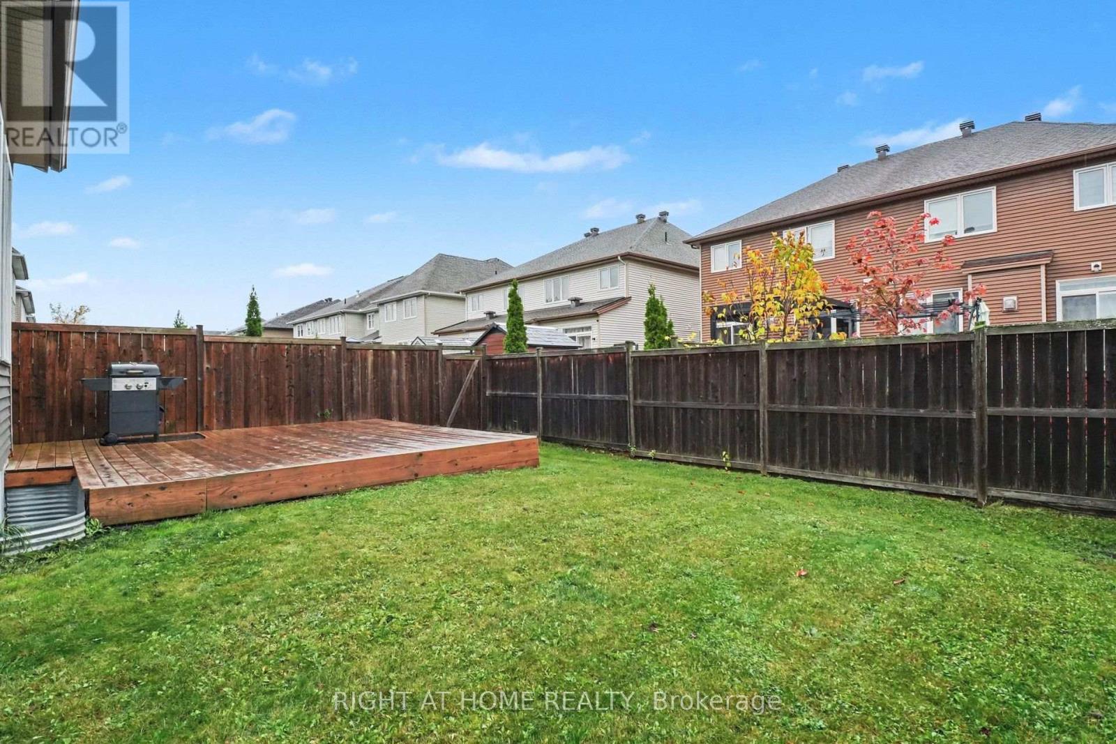 998 Bunchberry Way Property Photo 29