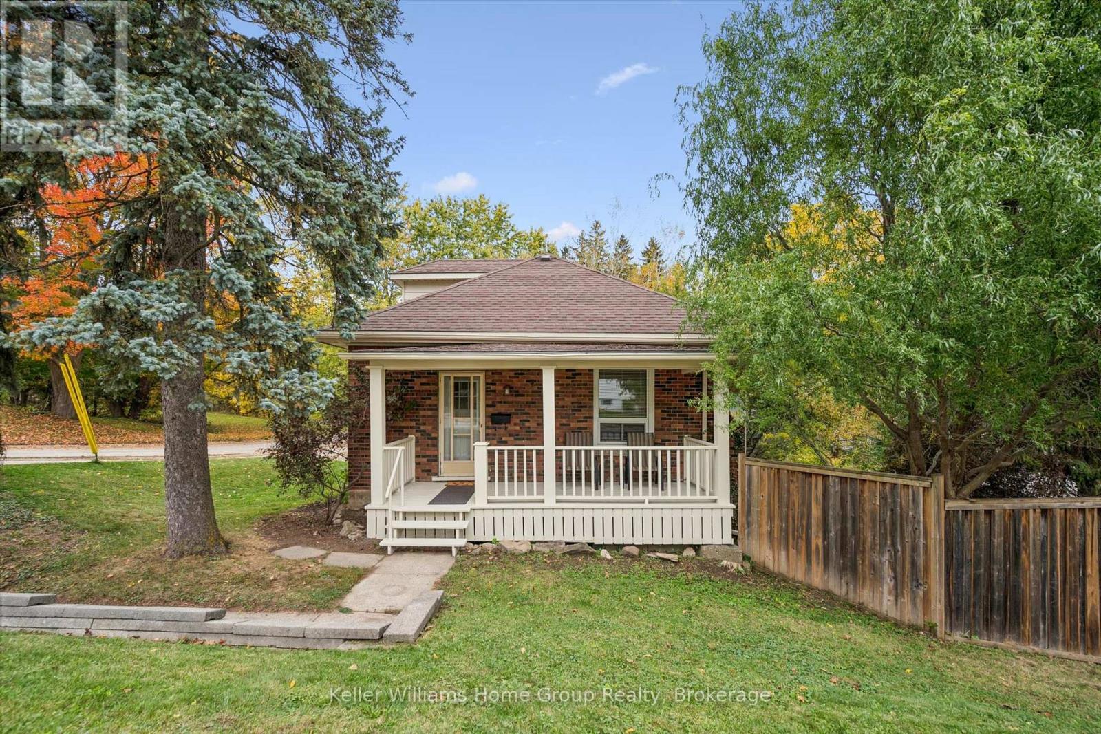 298 Cameron Street N Property Photo 1