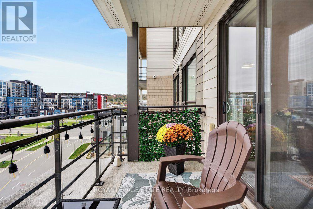 511 - 10 Esplanade Lane Property Photo 24