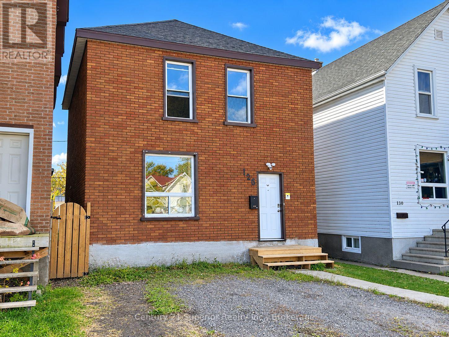 128 BETHUNE STREET