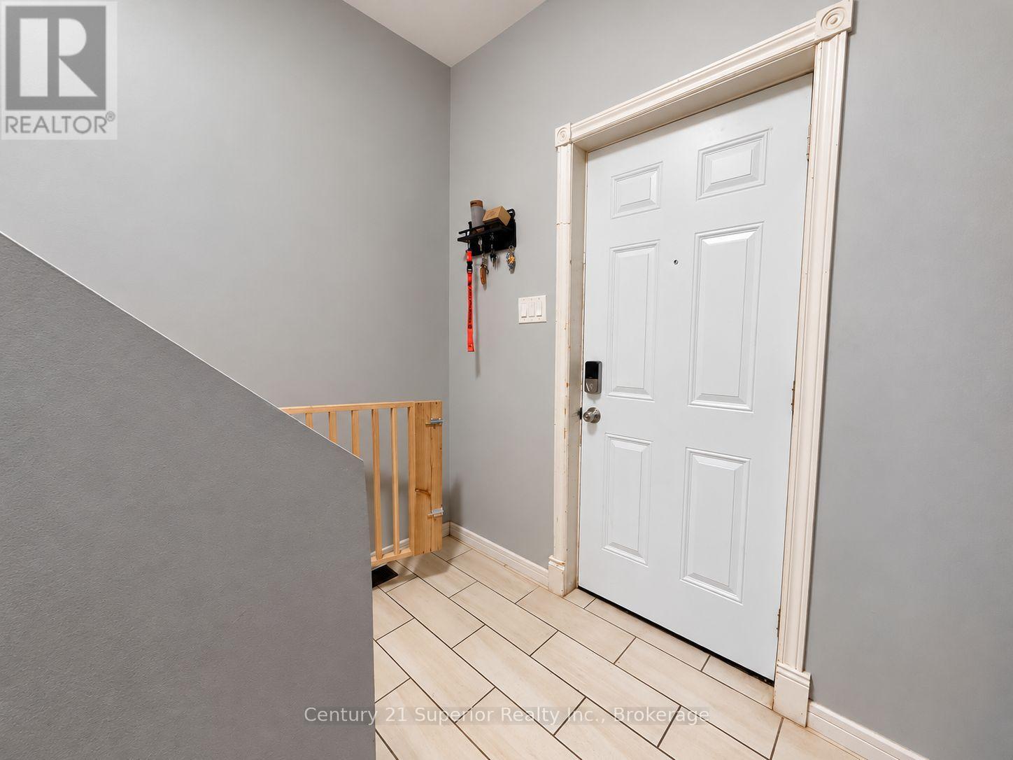 128 Bethune Street Property Photo 2