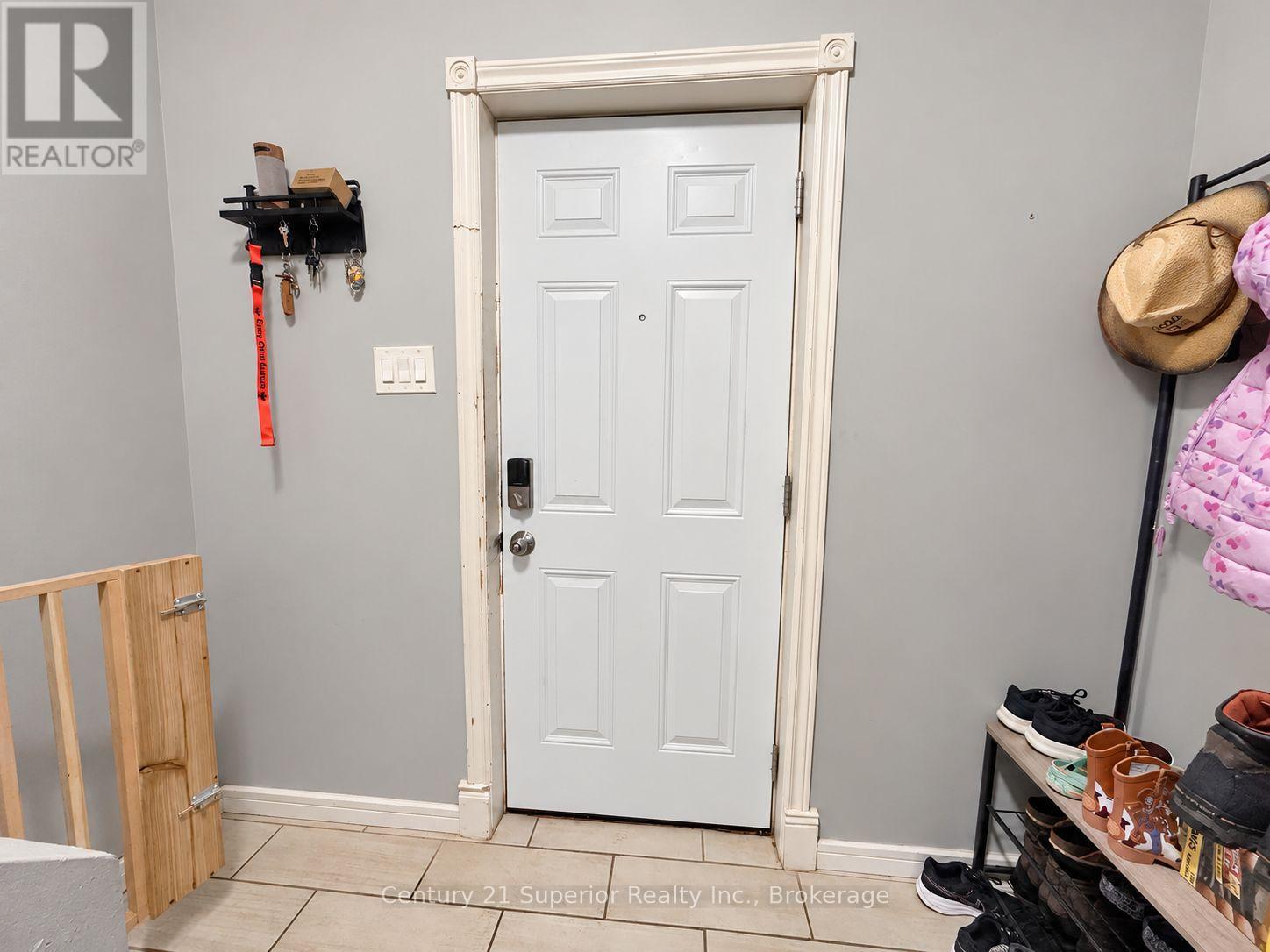 128 Bethune Street Property Photo 3