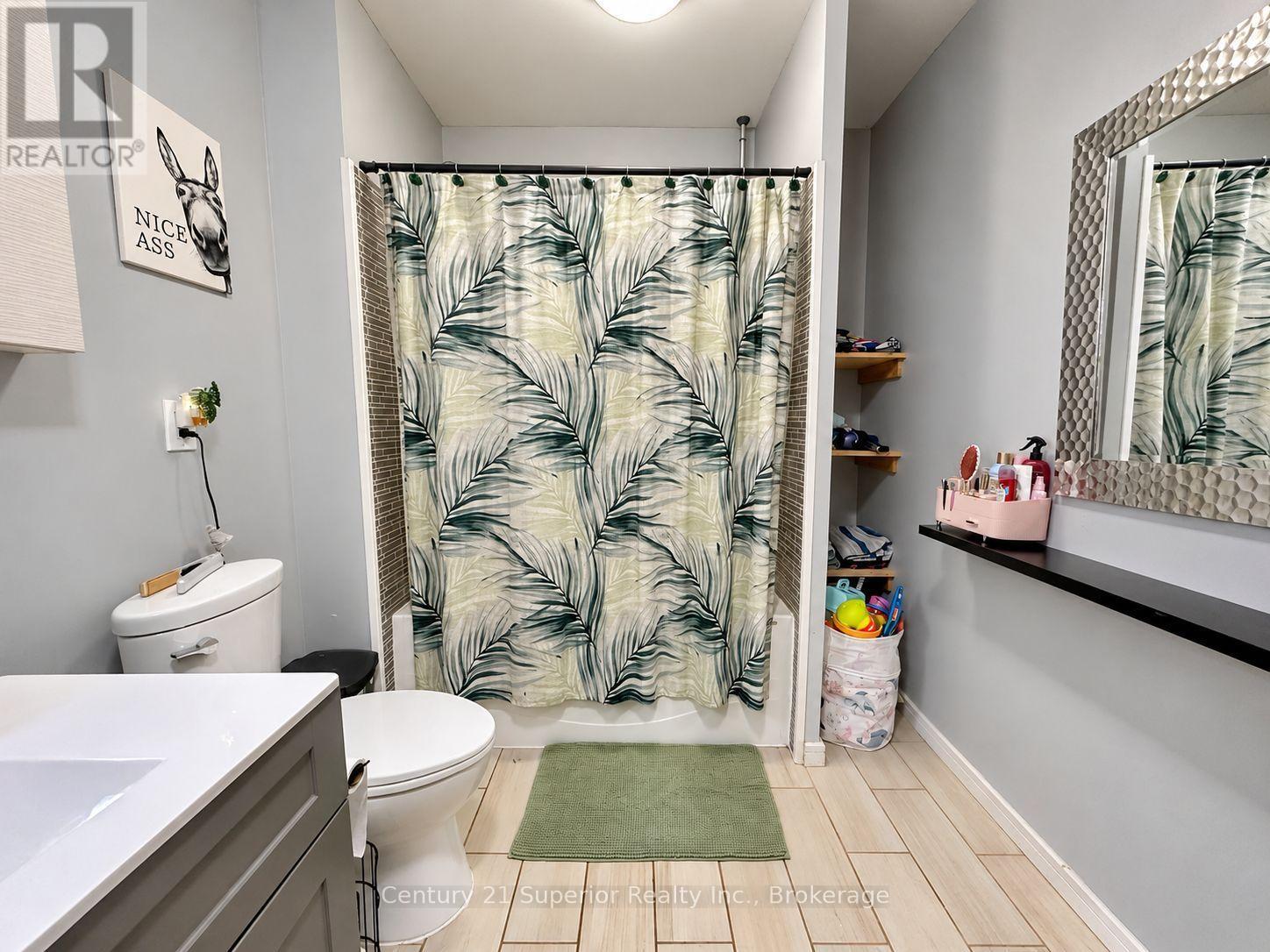 128 Bethune Street Property Photo 26