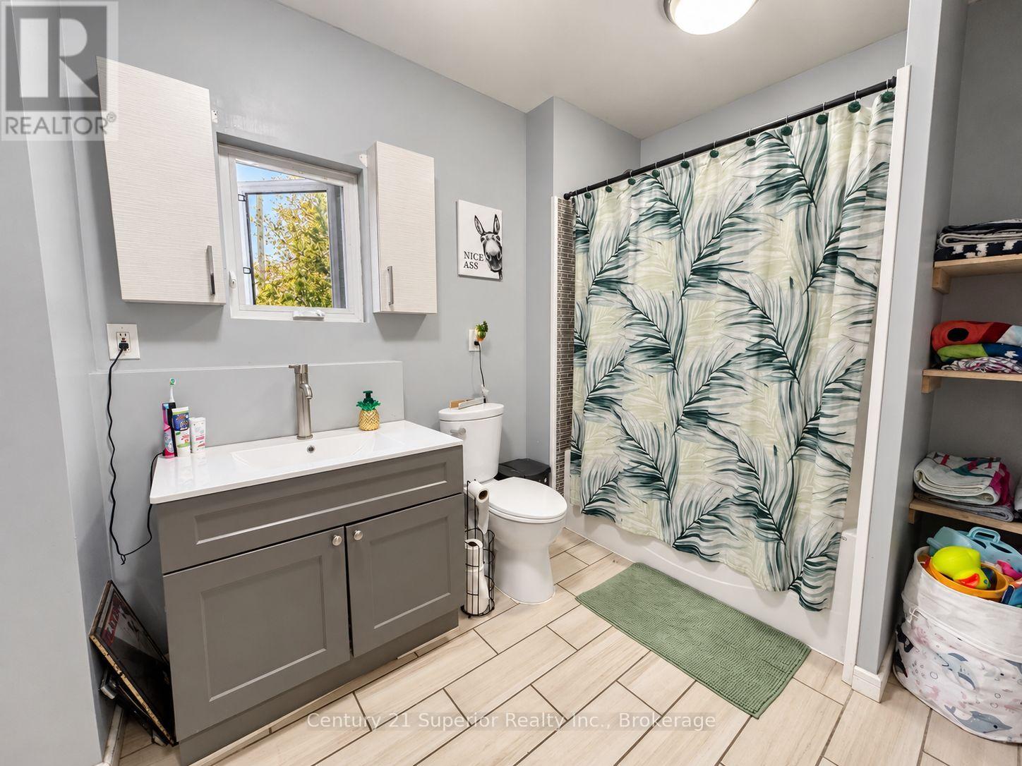 128 Bethune Street Property Photo 27