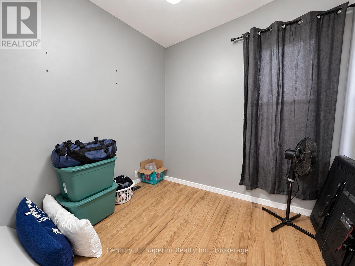 128 Bethune Street Property Photo 30