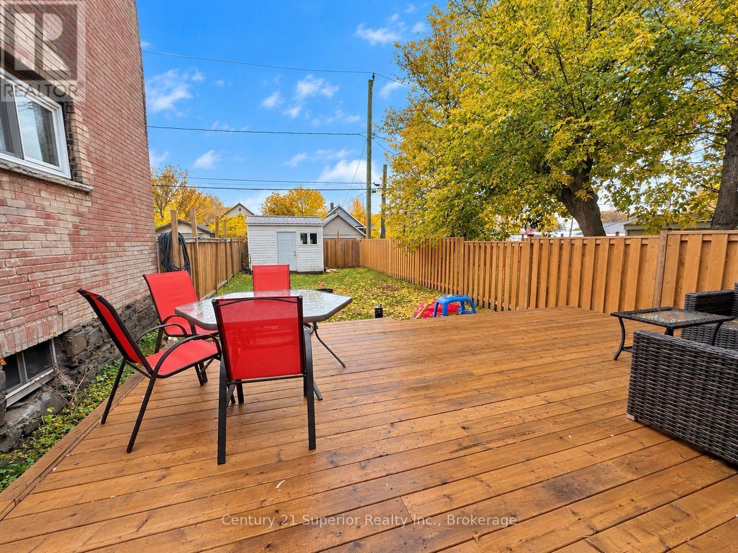 128 Bethune Street Property Photo 39