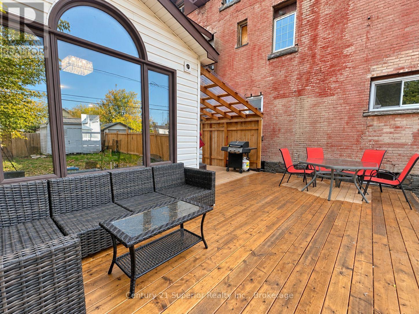 128 Bethune Street Property Photo 40