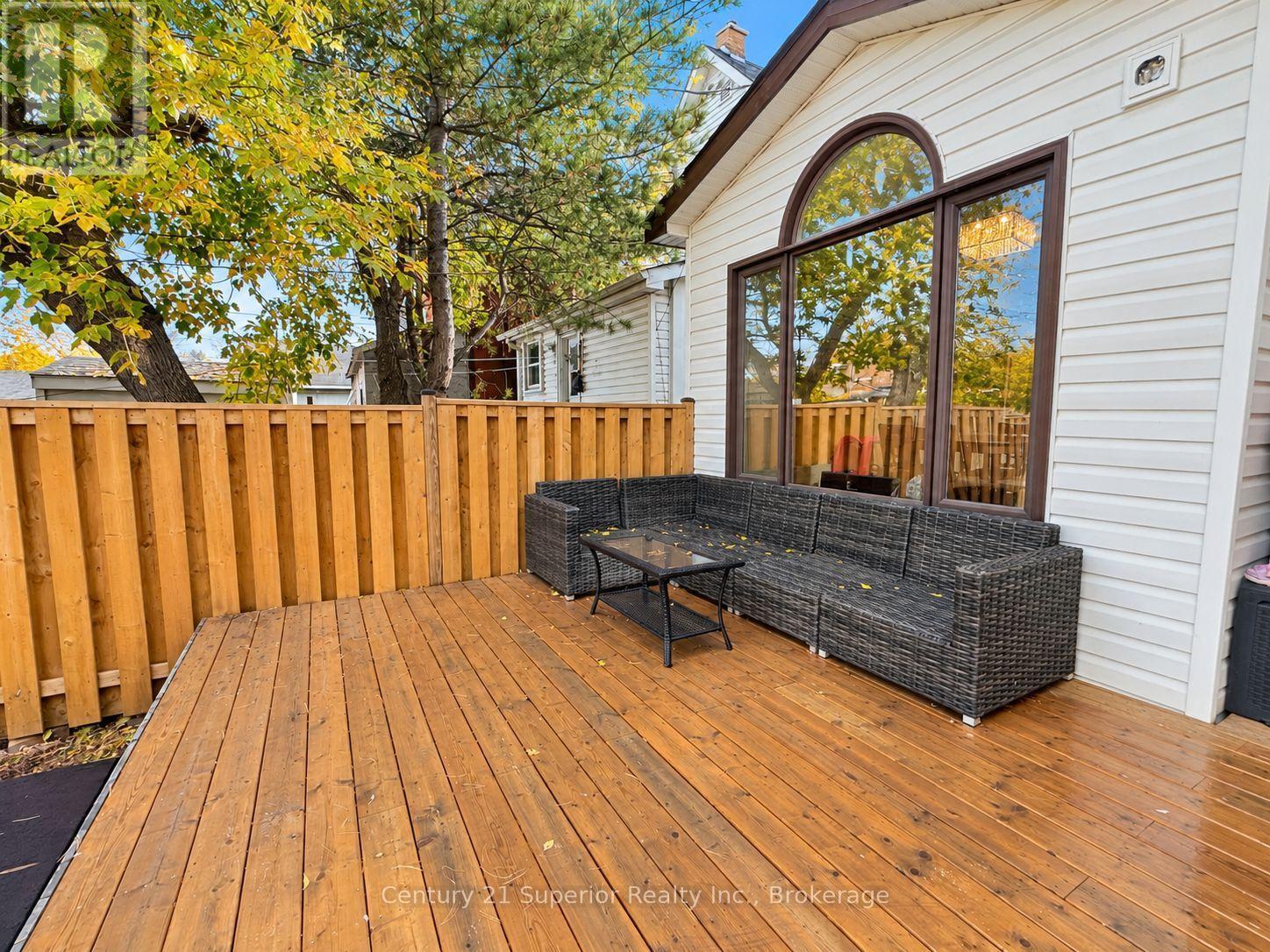 128 Bethune Street Property Photo 42