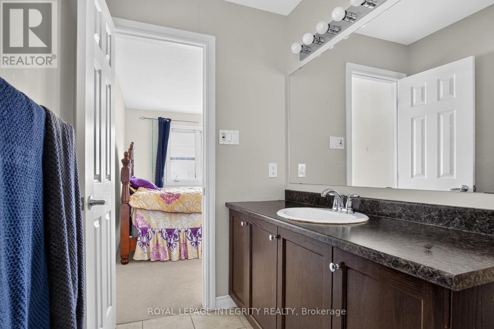 414 Meadowhawk Crescent Property Photo 18