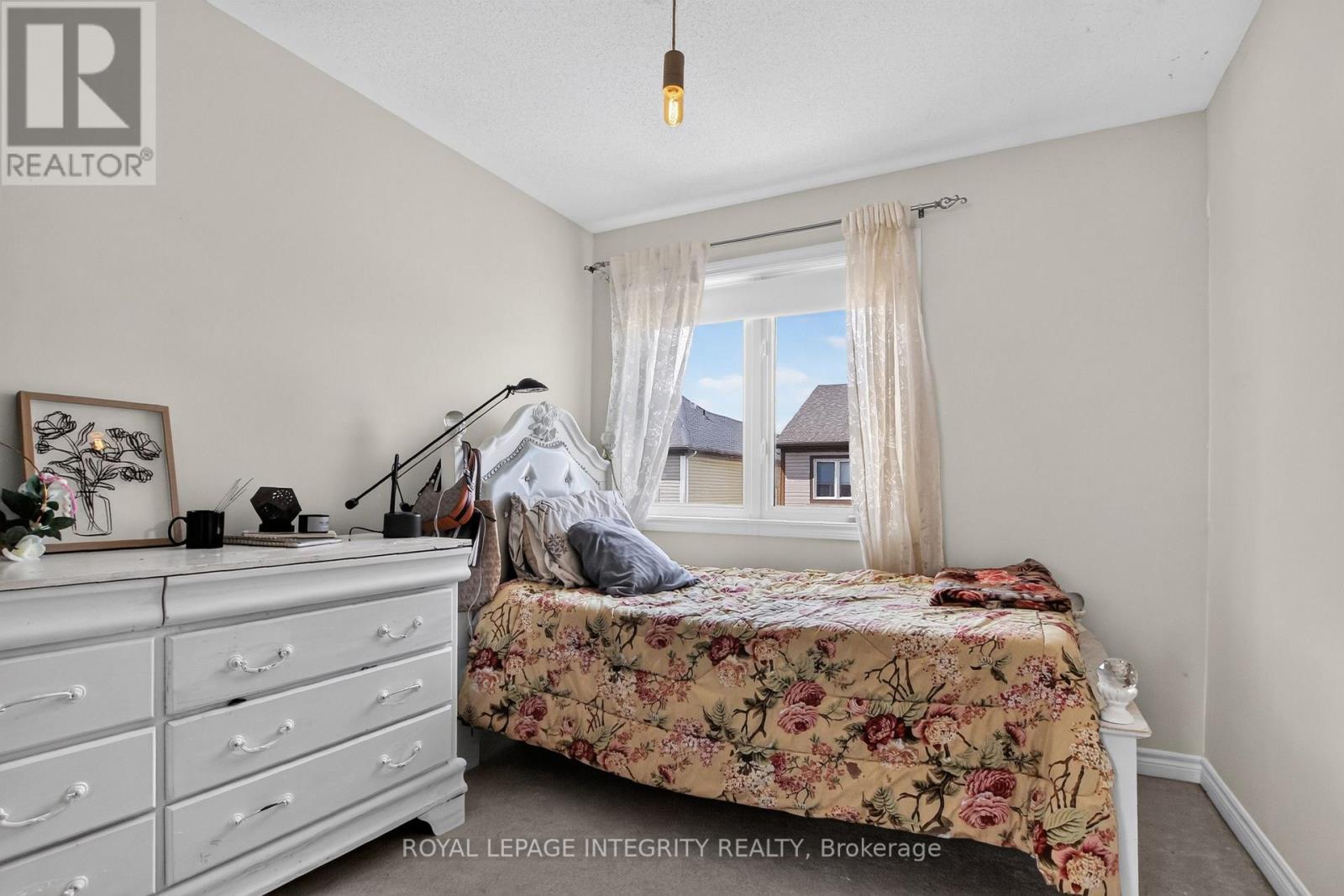 414 Meadowhawk Crescent Property Photo 20