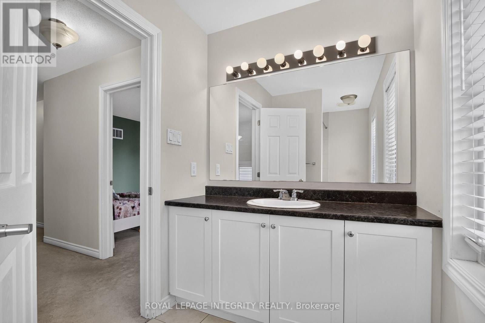 414 Meadowhawk Crescent Property Photo 22