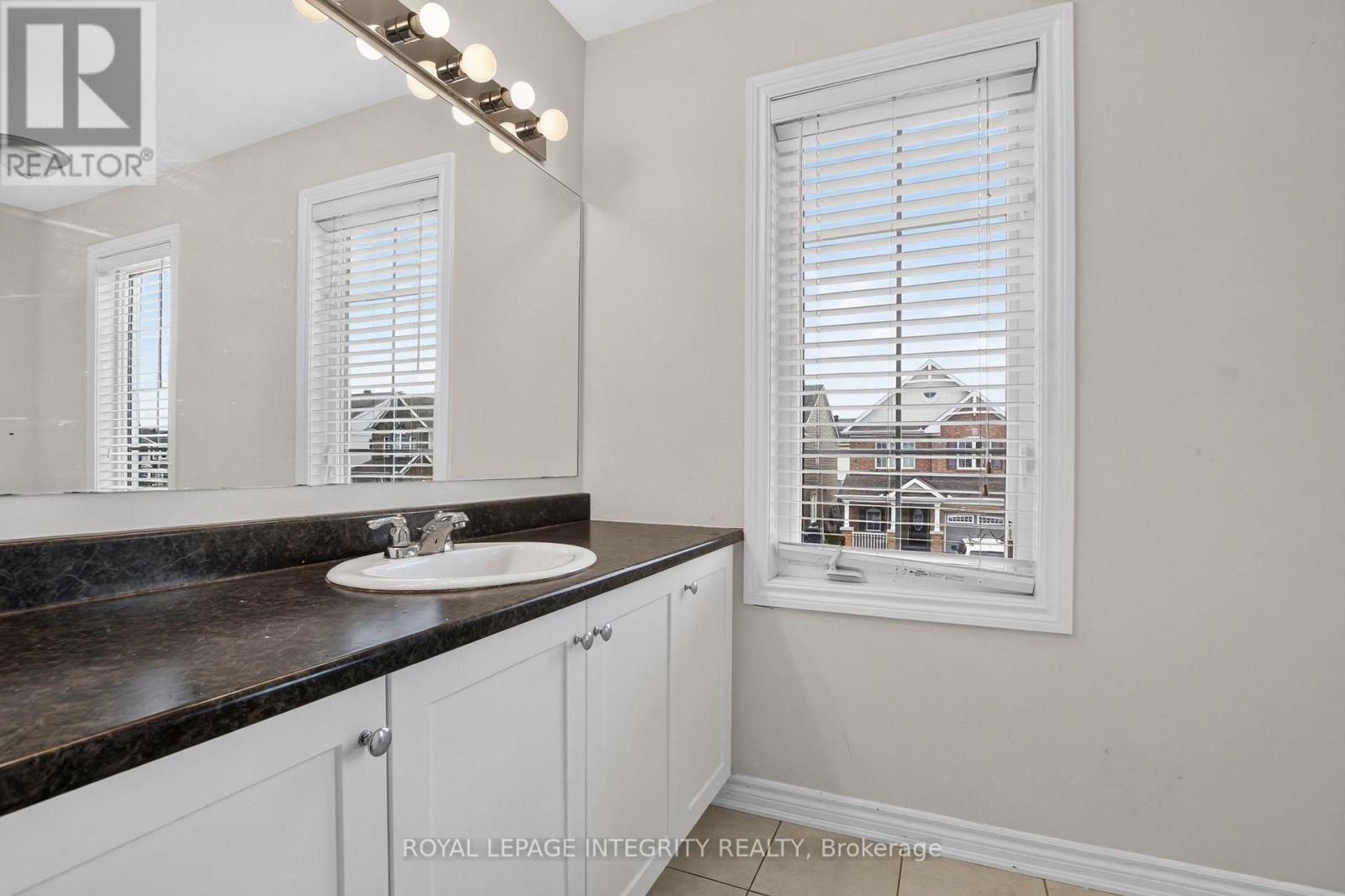 414 Meadowhawk Crescent Property Photo 23