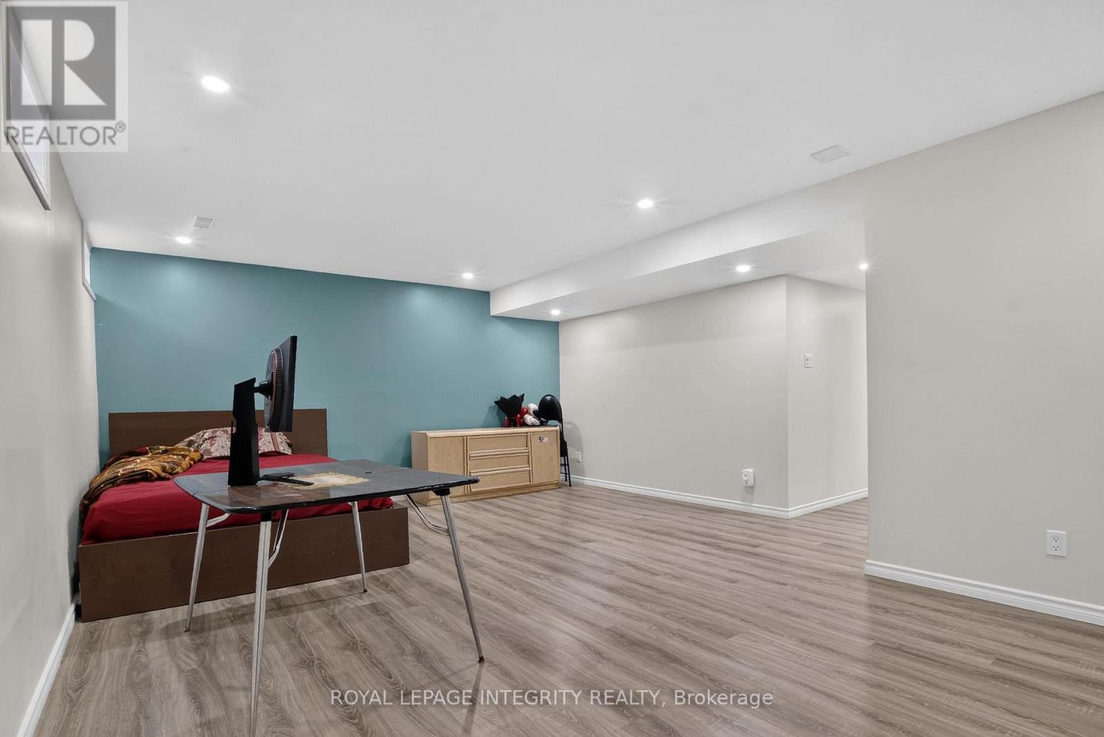 414 Meadowhawk Crescent Property Photo 27