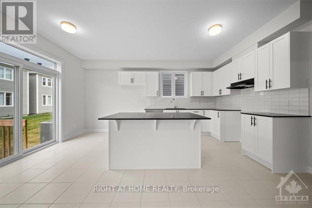 74 Hackamore Crescent Property Photo 6