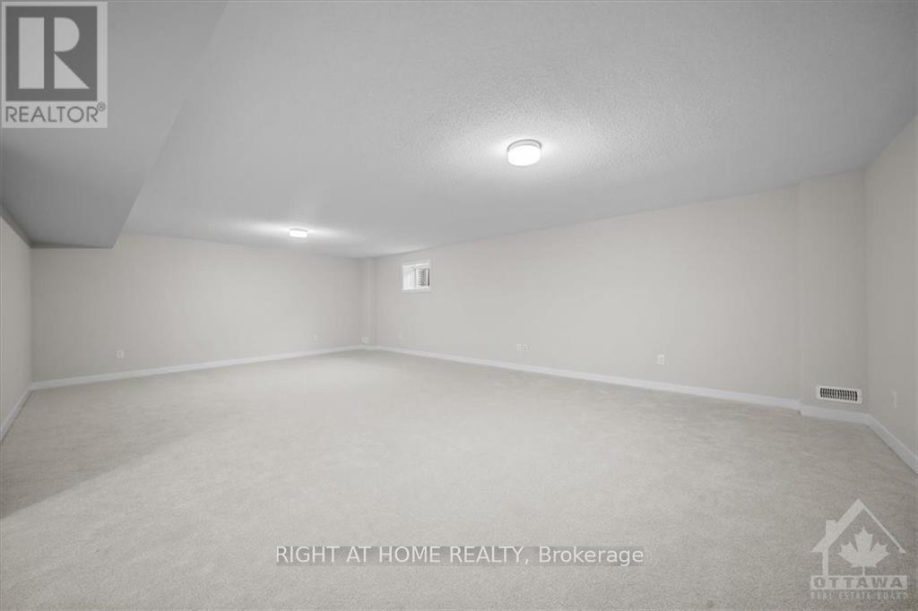 74 Hackamore Crescent Property Photo 24
