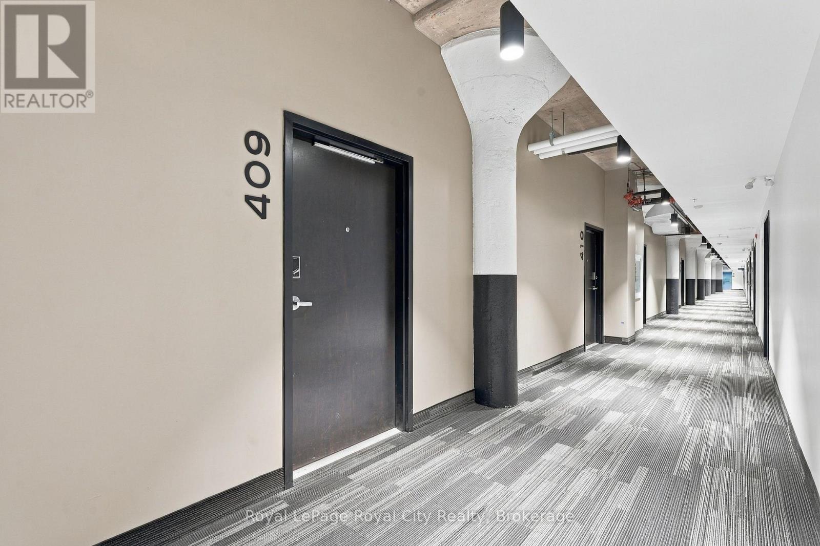 409 - 120 HURON STREET Property Photo 1