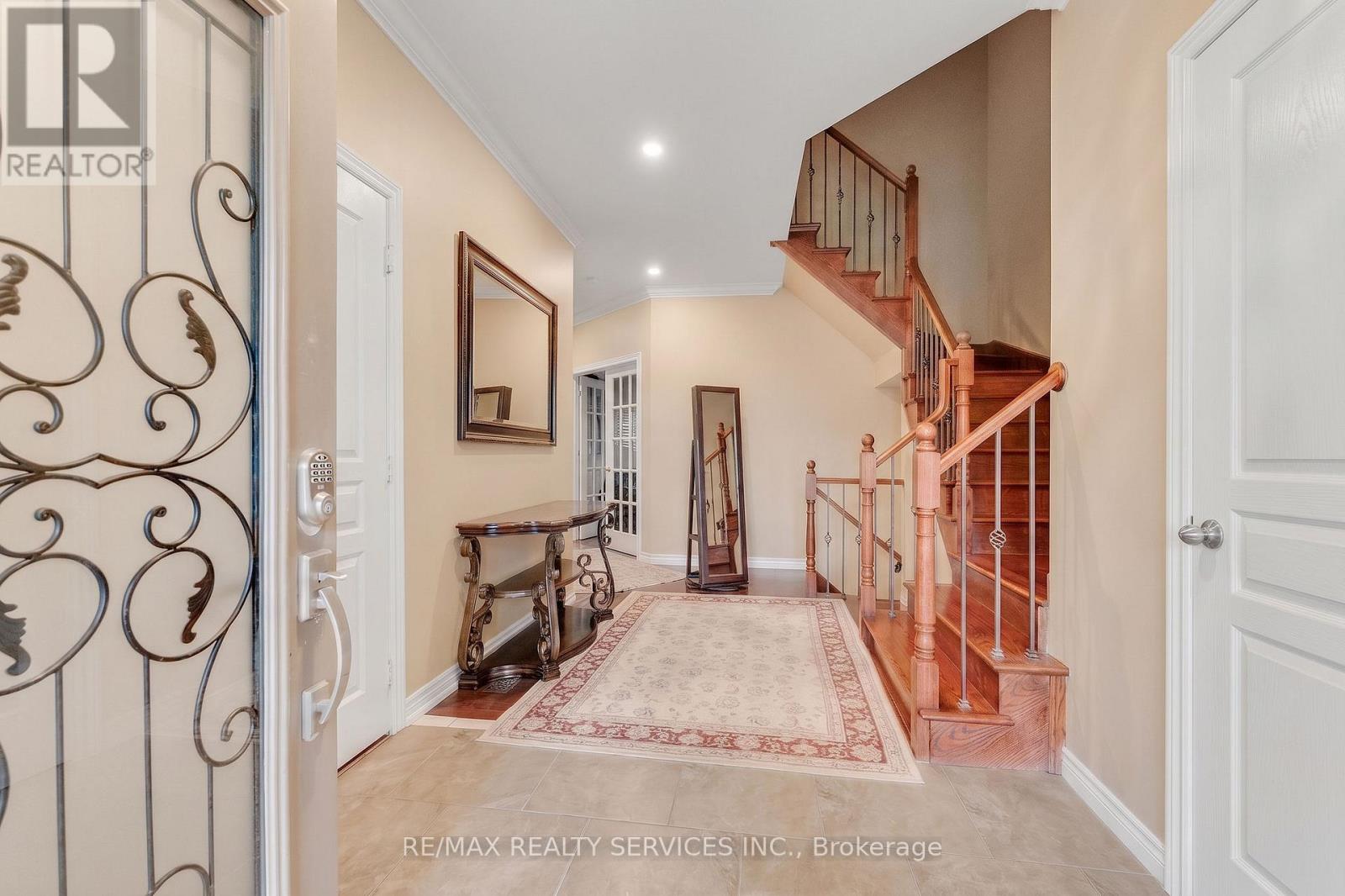 16 Sistine Court Property Photo 4