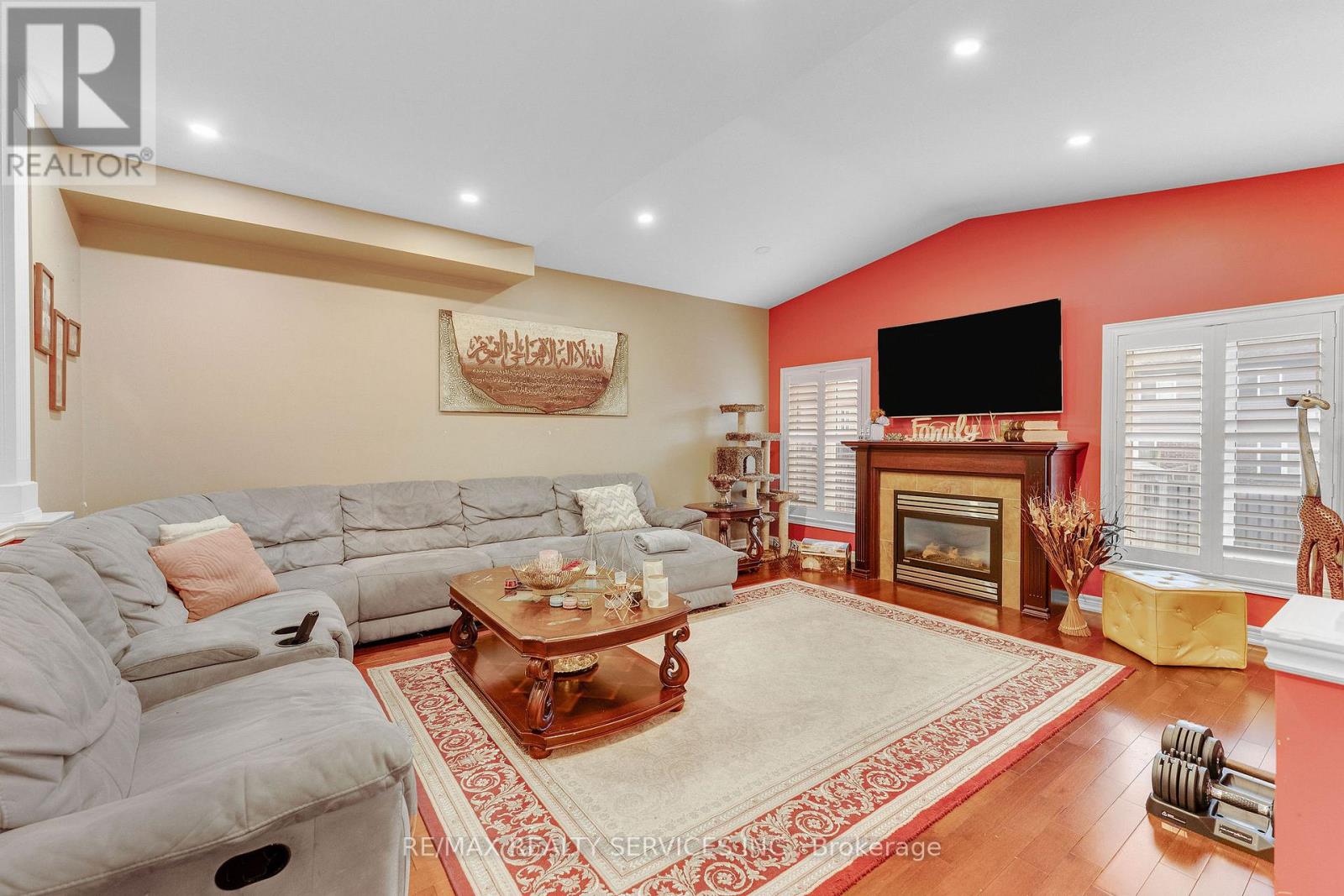 16 Sistine Court Property Photo 5