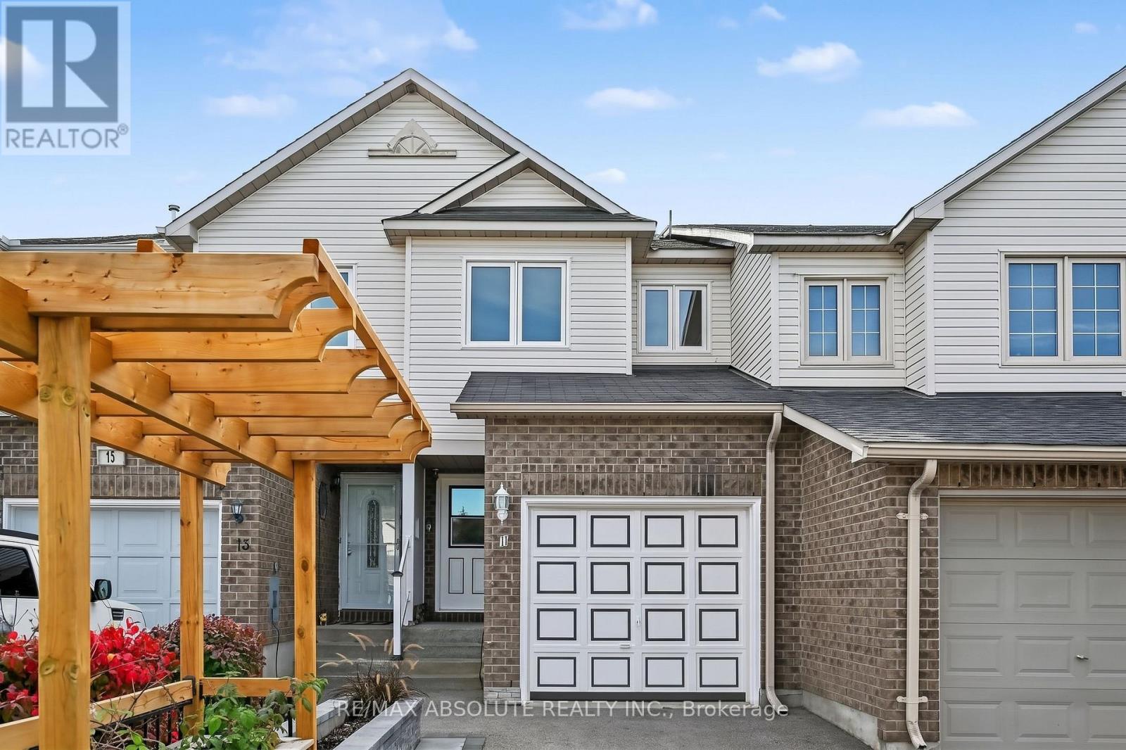13 Spruce Crescent Property Photo 1