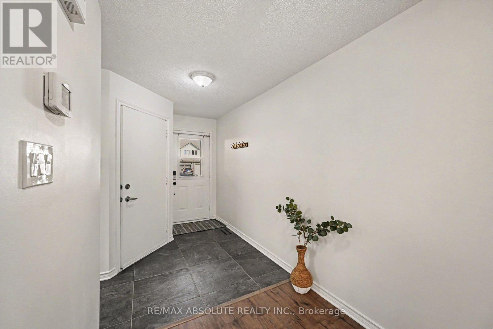 13 Spruce Crescent Property Photo 2