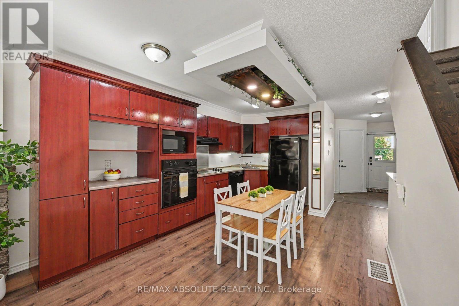 13 Spruce Crescent Property Photo 5