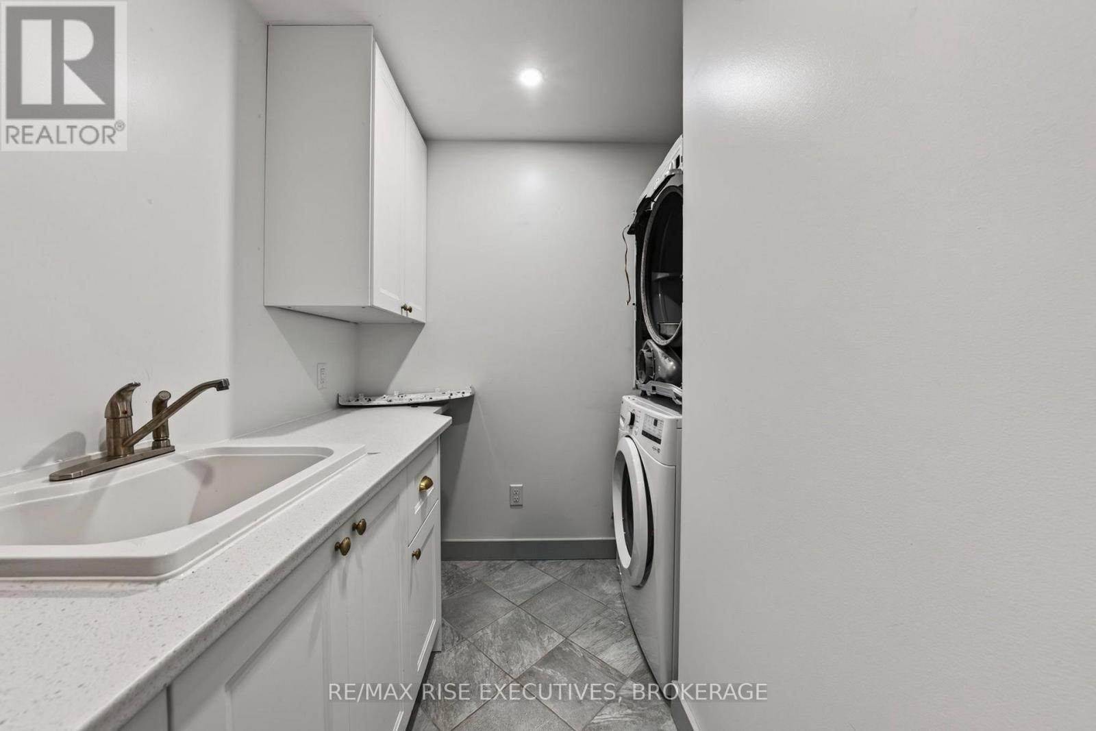 675 Collins Bay Road Property Photo 15