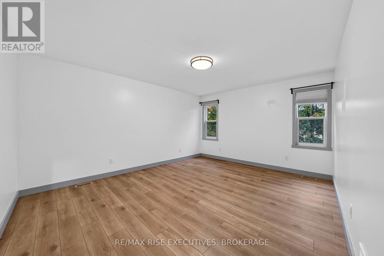 675 Collins Bay Road Property Photo 19