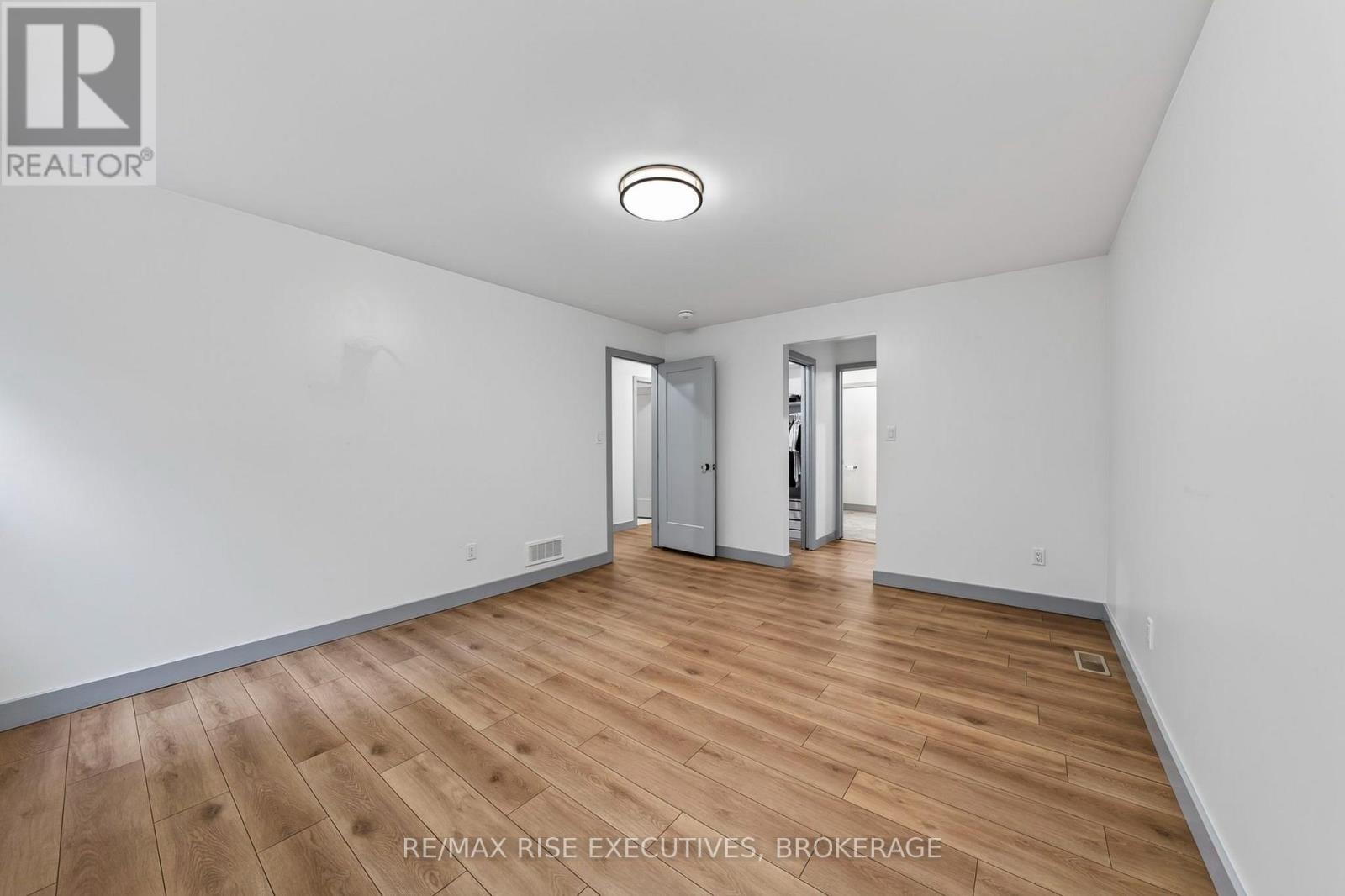675 Collins Bay Road Property Photo 20