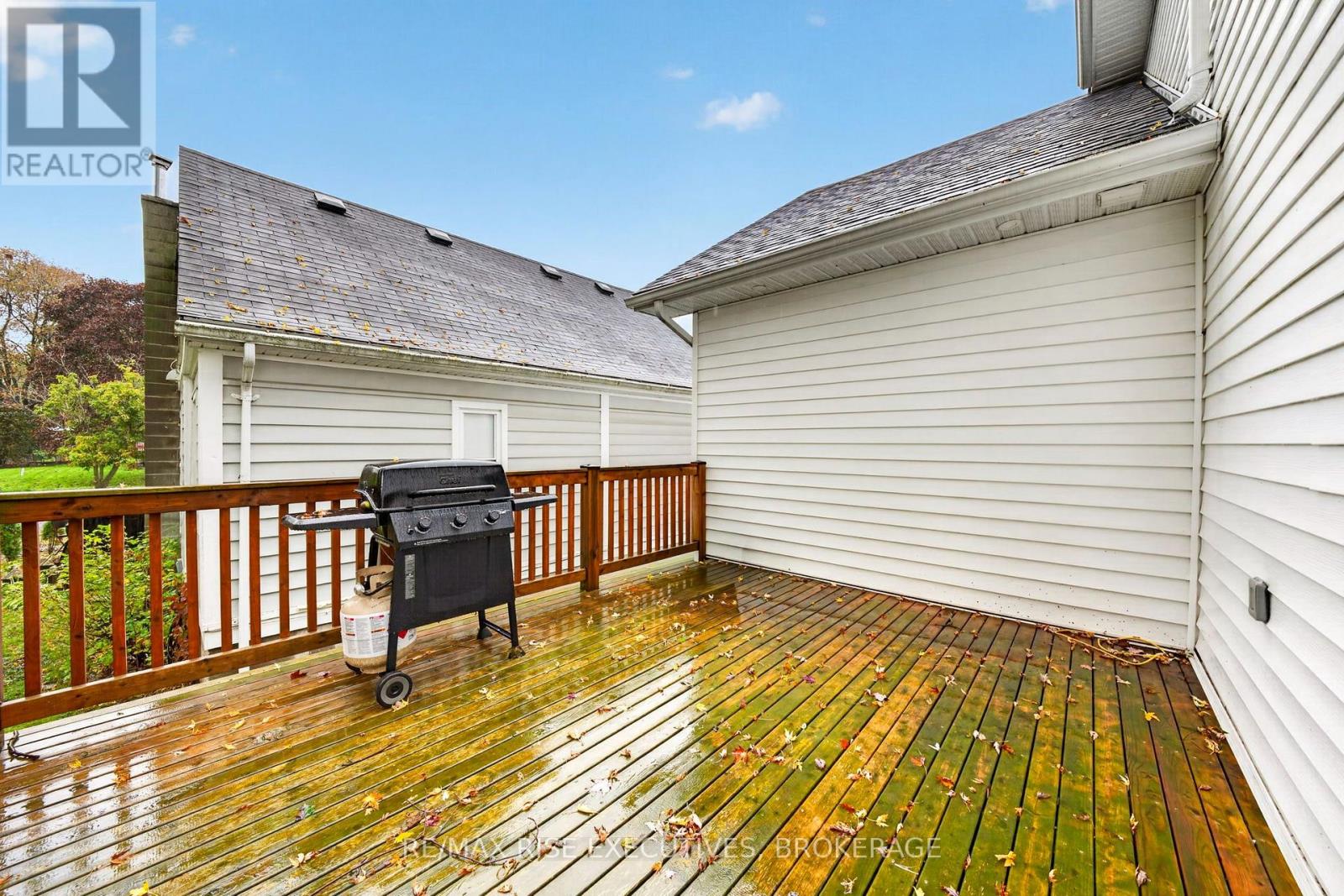 675 Collins Bay Road Property Photo 25
