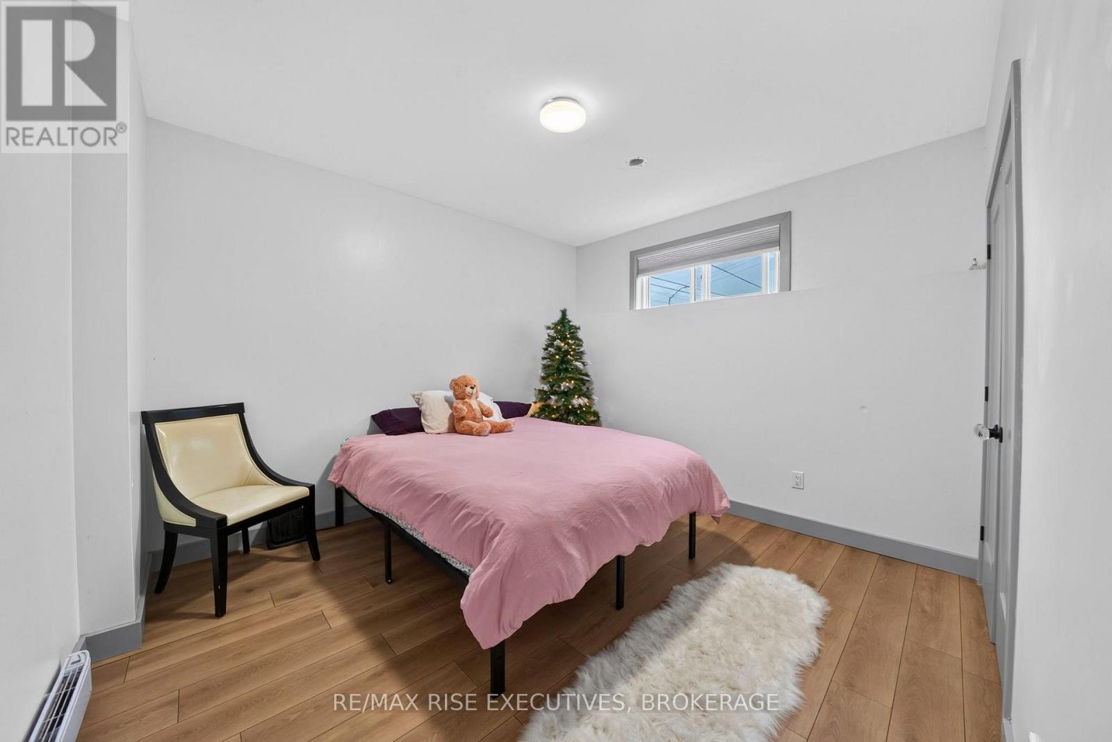 675 Collins Bay Road Property Photo 28