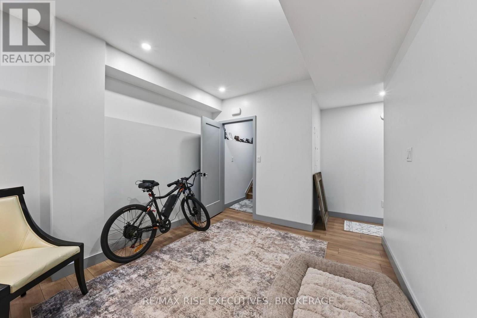 675 Collins Bay Road Property Photo 31