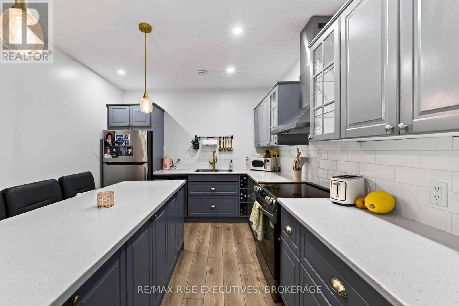 675 Collins Bay Road Property Photo 34