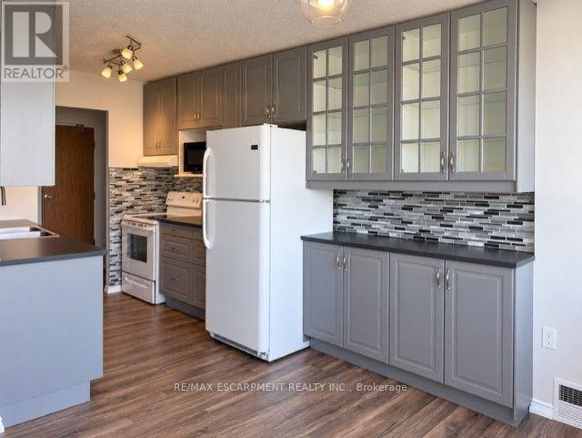615 - 200 Jamieson Parkway Property Photo 3