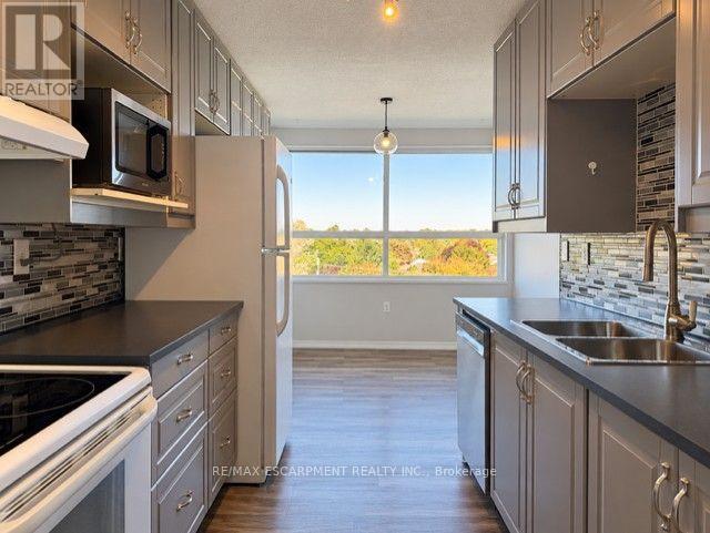 615 - 200 Jamieson Parkway Property Photo 4