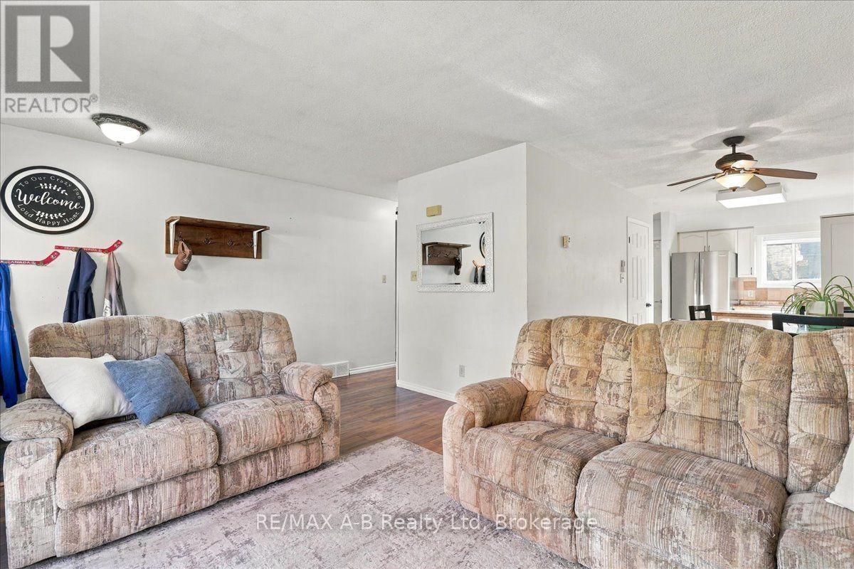 129b Mitchell Court Property Photo 8