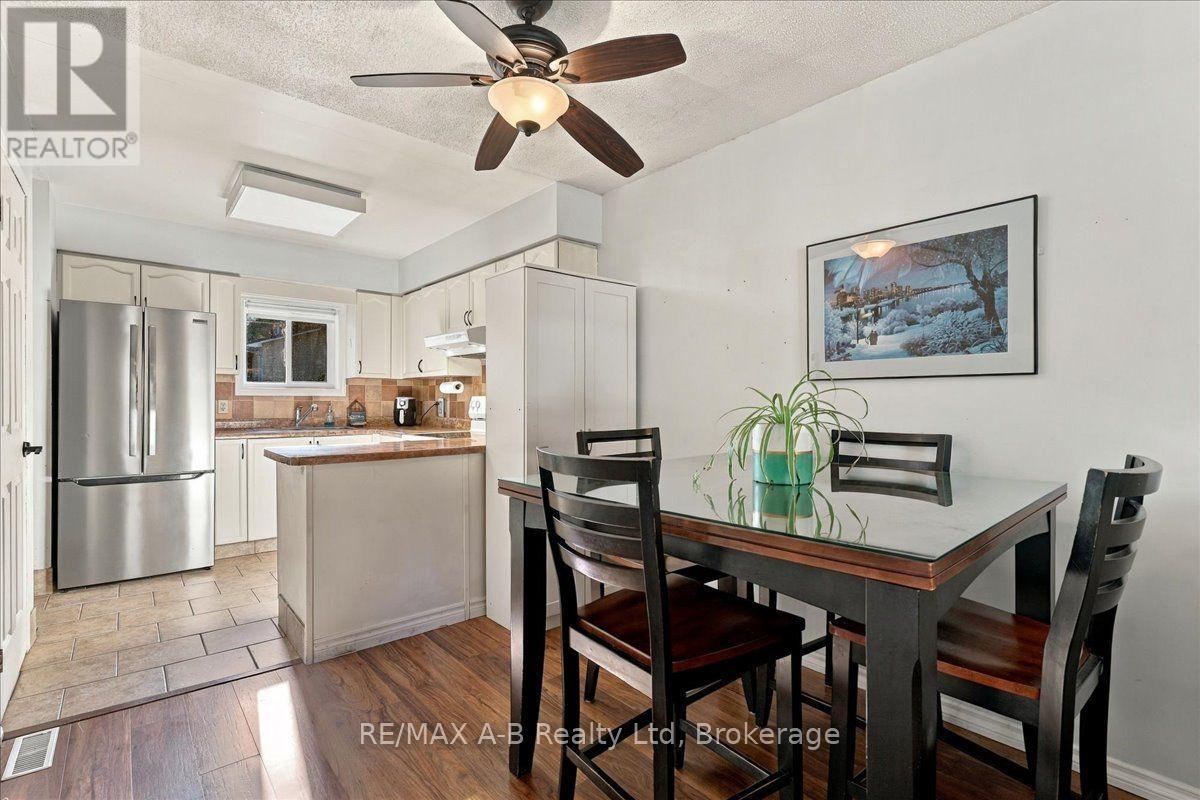 129b Mitchell Court Property Photo 9