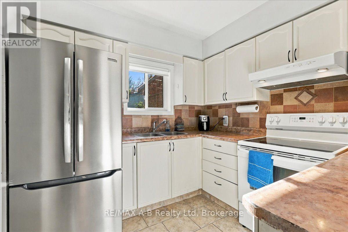 129b Mitchell Court Property Photo 11