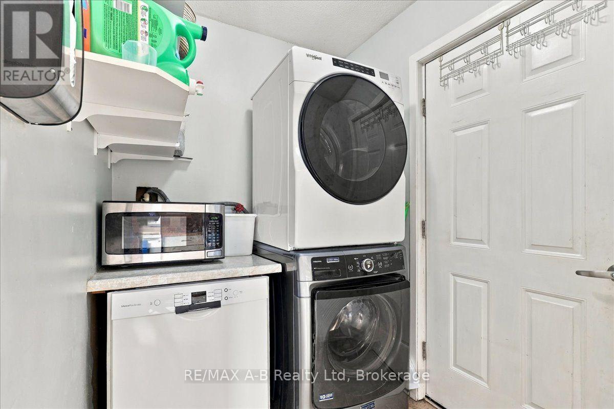129b Mitchell Court Property Photo 14