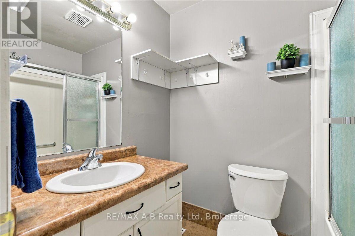 129b Mitchell Court Property Photo 16